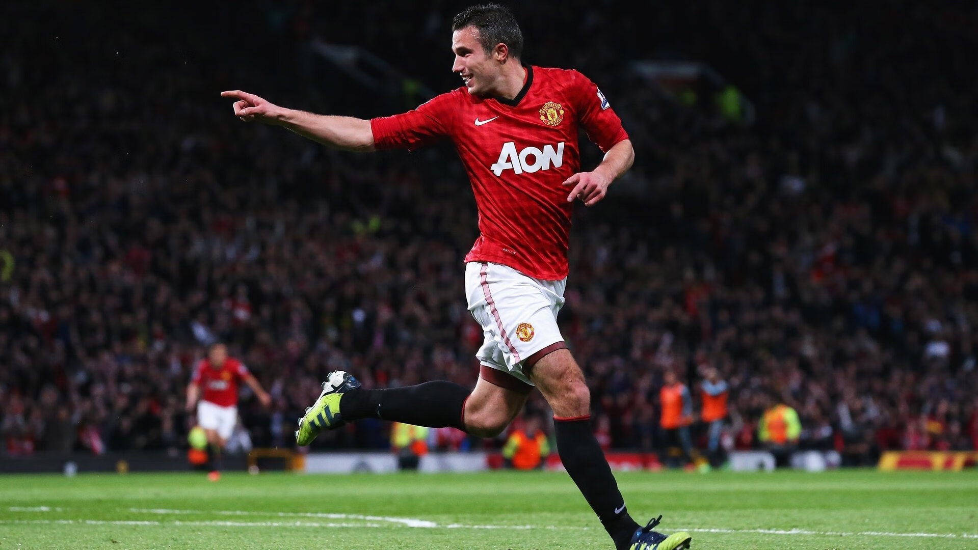 2014年西部决赛第七场:勇士在客场对阵马刺,库里砍下25分,关键时刻投中决定胜负的三分,带队晋级。