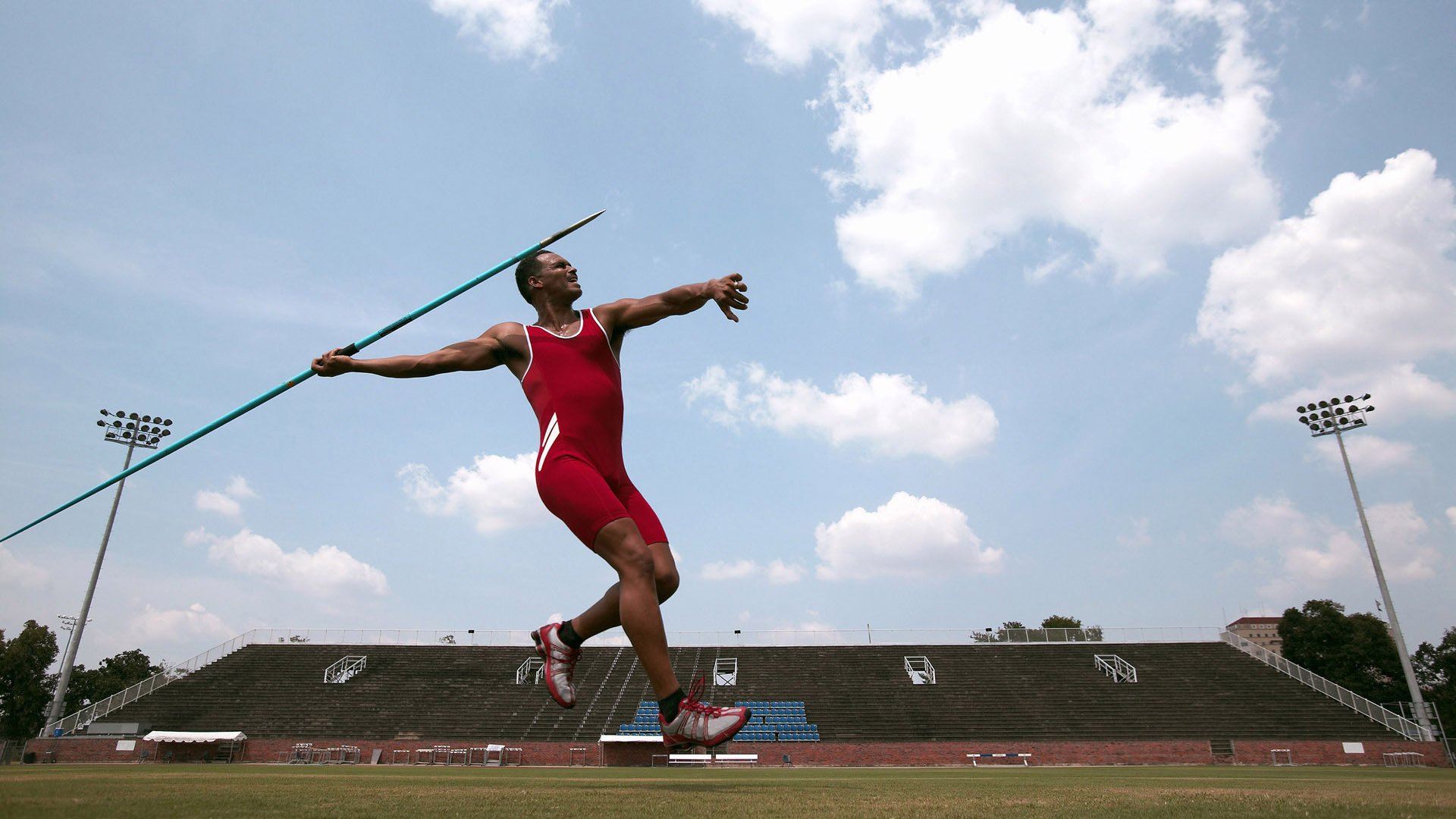 _极限飞盘:突破传统,创新玩法_,极限飞盘的基本技术动作